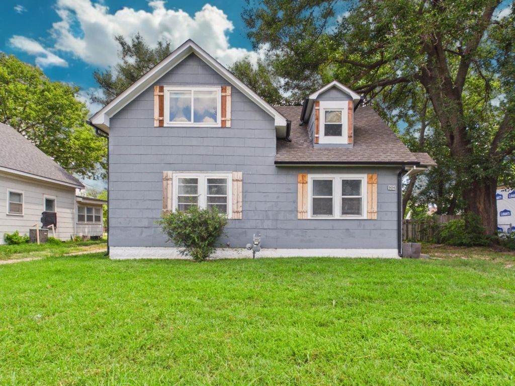 904 S Glenn Ave, Wichita, KS 67213
