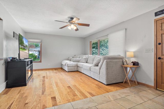 734 Juline WAY, Onalaska, WI 54650