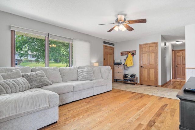 734 Juline WAY, Onalaska, WI 54650