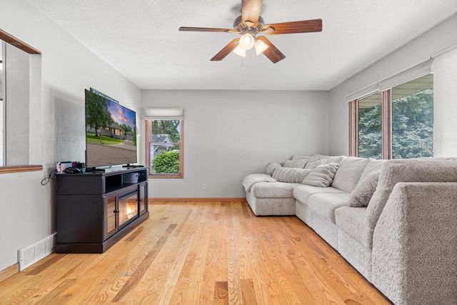 734 Juline WAY, Onalaska, WI 54650