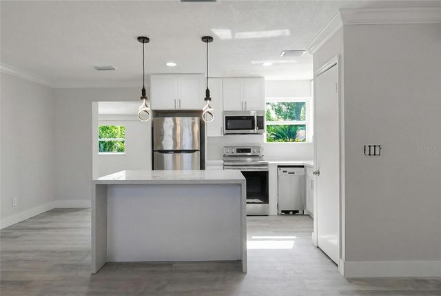 208 BONNER AVENUE, Daytona Beach, FL 32118