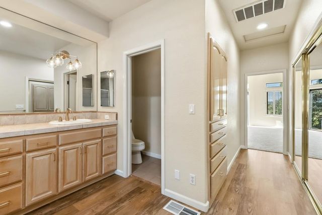 9510 Upper Valley Rd, Auburn, CA 95602