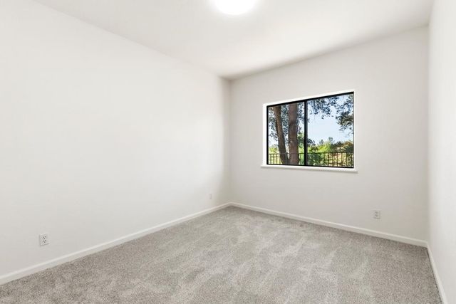9510 Upper Valley Rd, Auburn, CA 95602