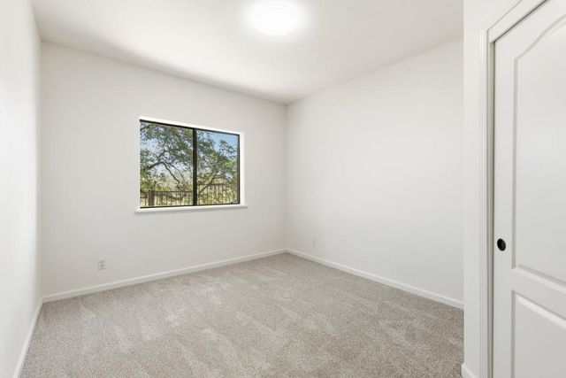 9510 Upper Valley Rd, Auburn, CA 95602
