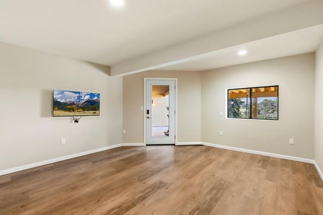 9510 Upper Valley Rd, Auburn, CA 95602