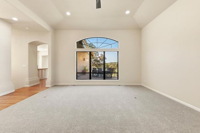 9510 Upper Valley Rd, Auburn, CA 95602