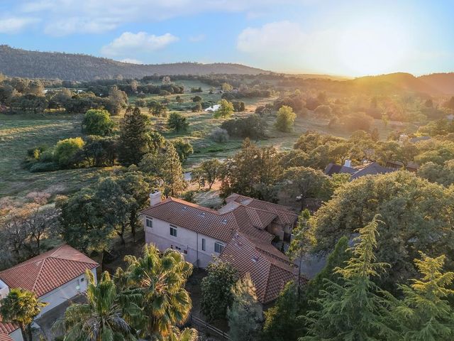 9510 Upper Valley Rd, Auburn, CA 95602