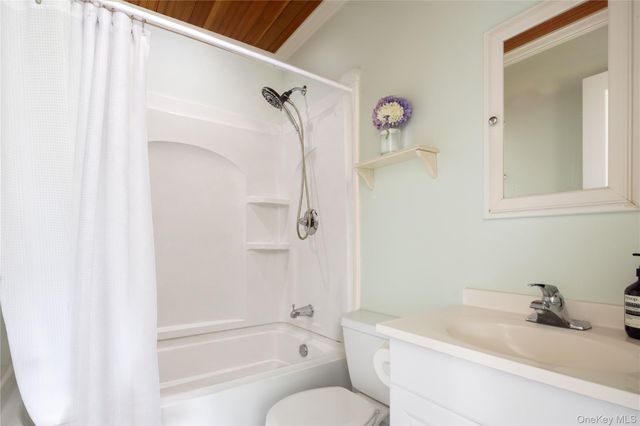 365 Rachels Road, Mattituck, NY 11952
