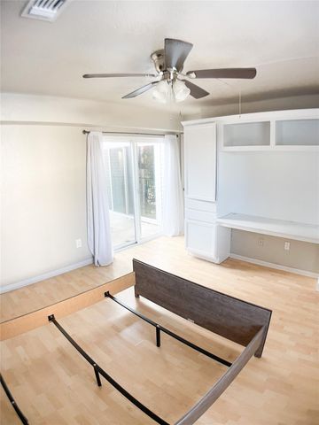 9809 Richmond Avenue F8, Houston, TX 77042