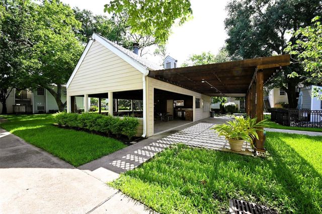 9809 Richmond Avenue F8, Houston, TX 77042