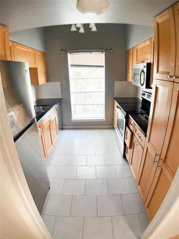 9809 Richmond Avenue F8, Houston, TX 77042