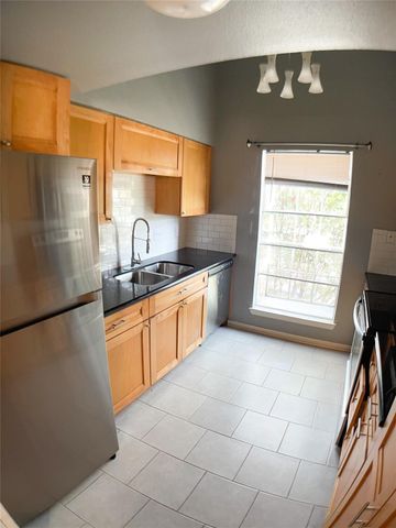 9809 Richmond Avenue F8, Houston, TX 77042