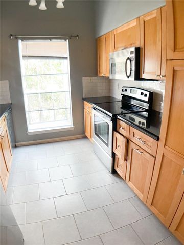 9809 Richmond Avenue F8, Houston, TX 77042