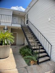 9809 Richmond Avenue F8, Houston, TX 77042