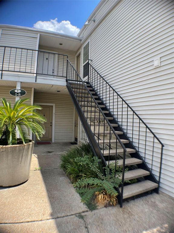 9809 Richmond Avenue F8, Houston, TX 77042