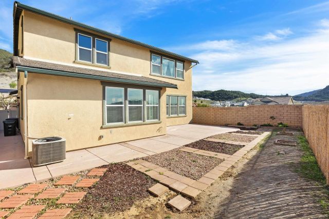 35732 Garrano Ln, Fallbrook, CA 92028