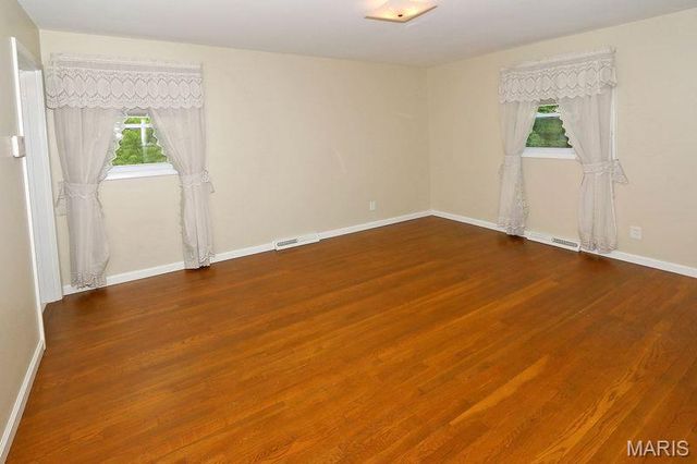 111 Green Acres Road, Bellefontaine Nghbrs, MO 63137