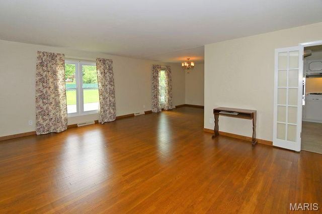 111 Green Acres Road, Bellefontaine Nghbrs, MO 63137
