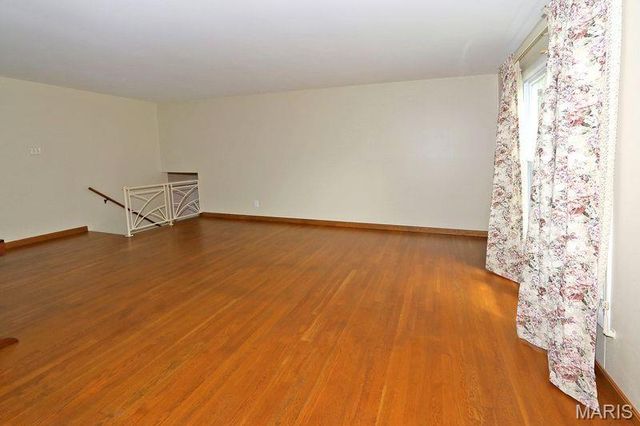 111 Green Acres Road, Bellefontaine Nghbrs, MO 63137