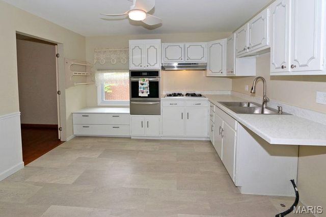 111 Green Acres Road, Bellefontaine Nghbrs, MO 63137
