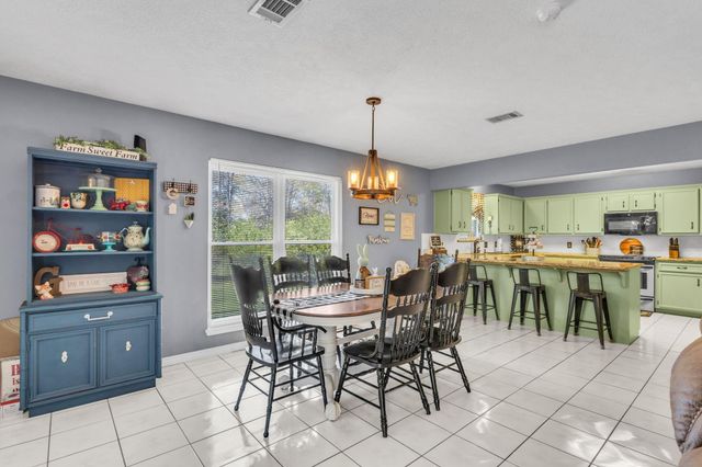 105 Spruce Street, Village Mills, TX 77663