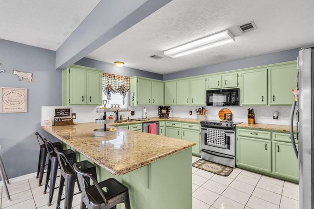 105 Spruce Street, Village Mills, TX 77663