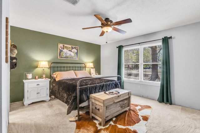 105 Spruce Street, Village Mills, TX 77663