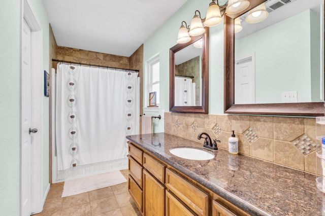 105 Spruce Street, Village Mills, TX 77663