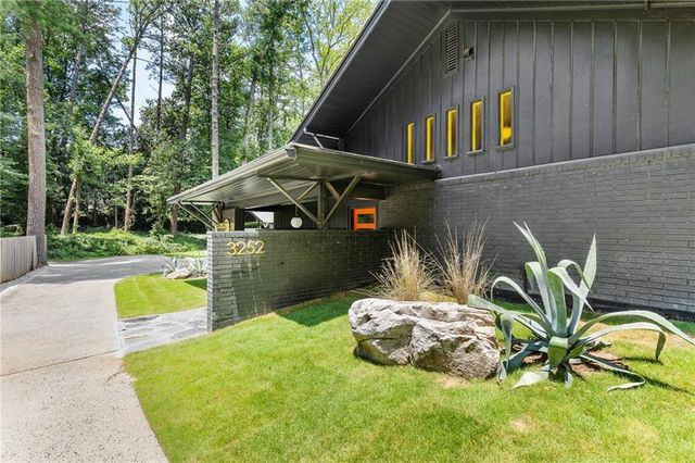 3252 W Roxboro Road NE, Atlanta, GA 30324