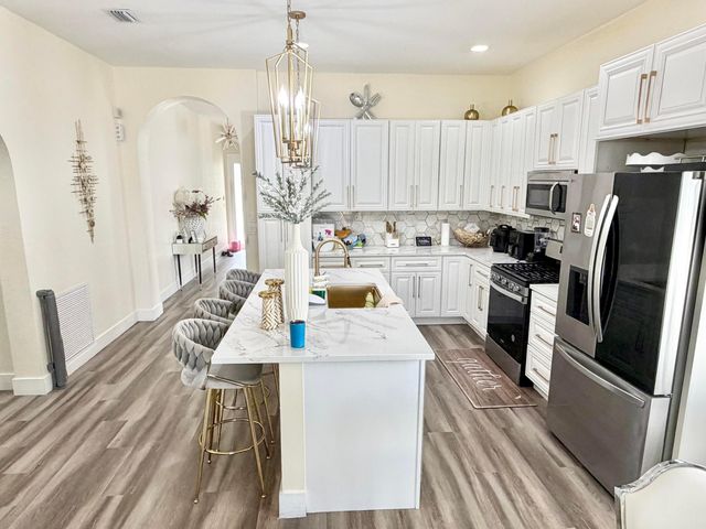 159 Berenger Walk, Royal Palm Beach, FL 33414