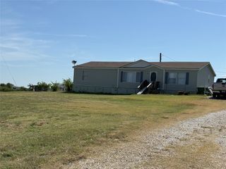 451 Coyote Trail, Rhome, TX 76078