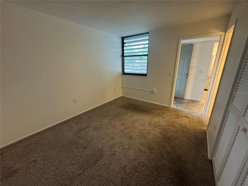 Image 12 of property listing at 379 SPRINGDALE DRIVE 379, Bradenton, FL 34210