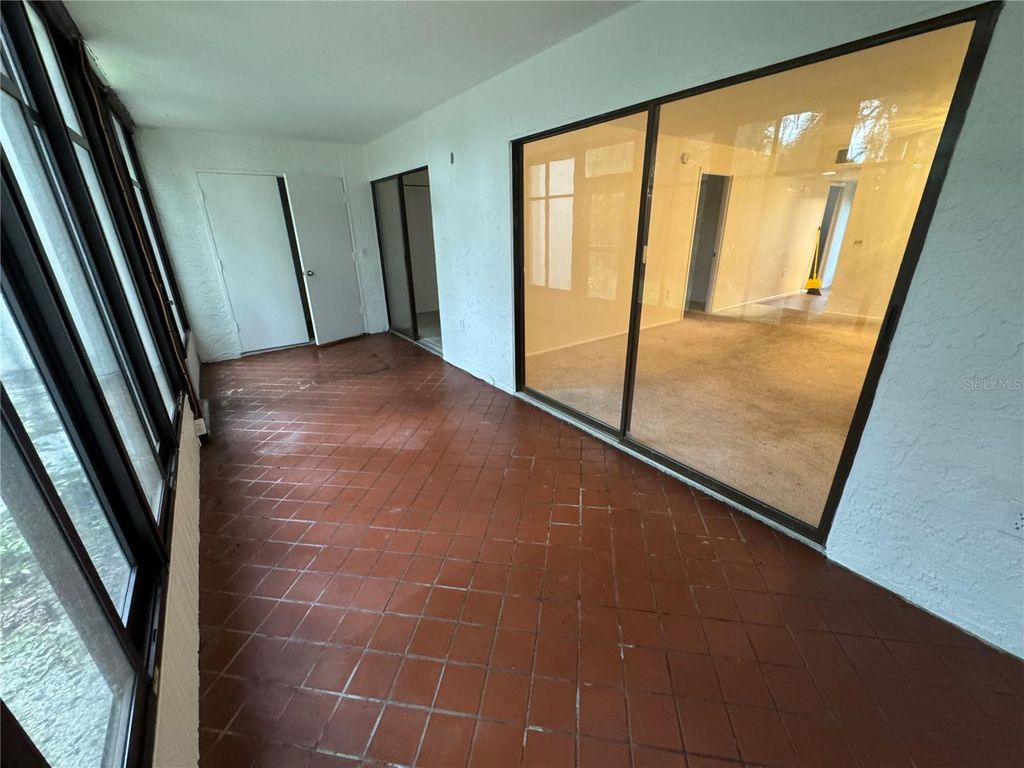 Image 15 of property listing at 379 SPRINGDALE DRIVE 379, Bradenton, FL 34210