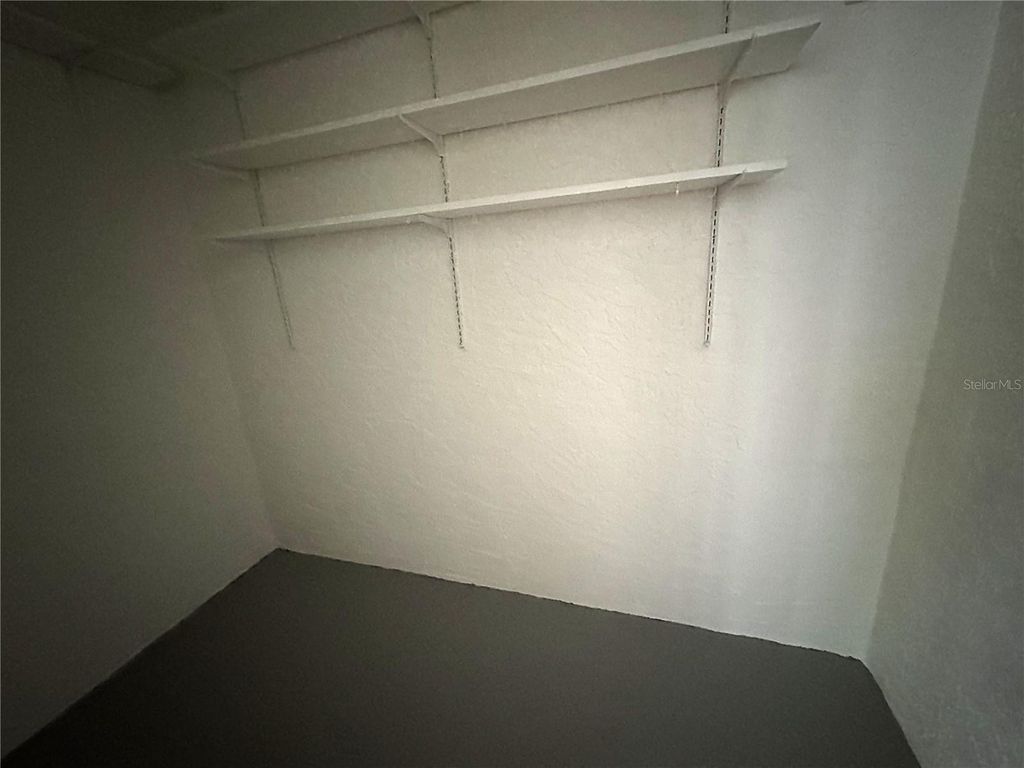 Image 16 of property listing at 379 SPRINGDALE DRIVE 379, Bradenton, FL 34210