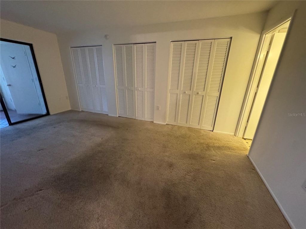 Image 7 of property listing at 379 SPRINGDALE DRIVE 379, Bradenton, FL 34210