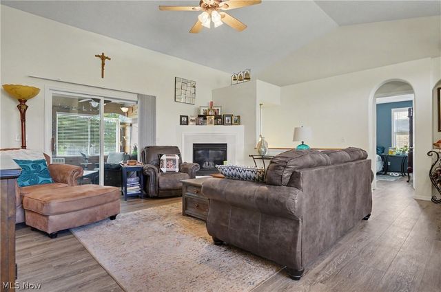 11547 Grand Valley Drive NW, Uniontown, OH 44685