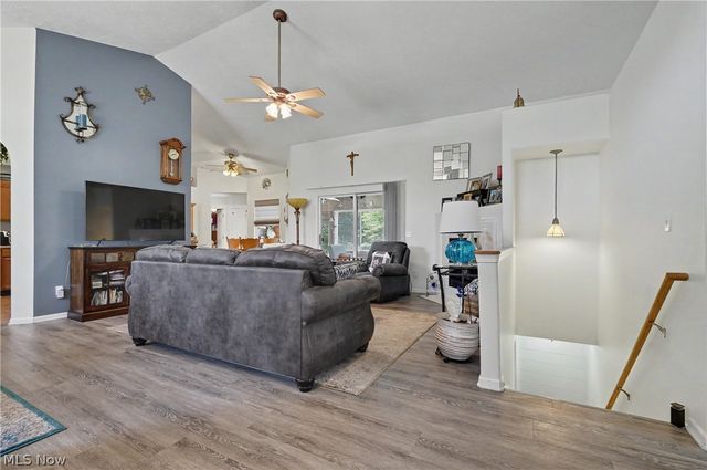 11547 Grand Valley Drive NW, Uniontown, OH 44685