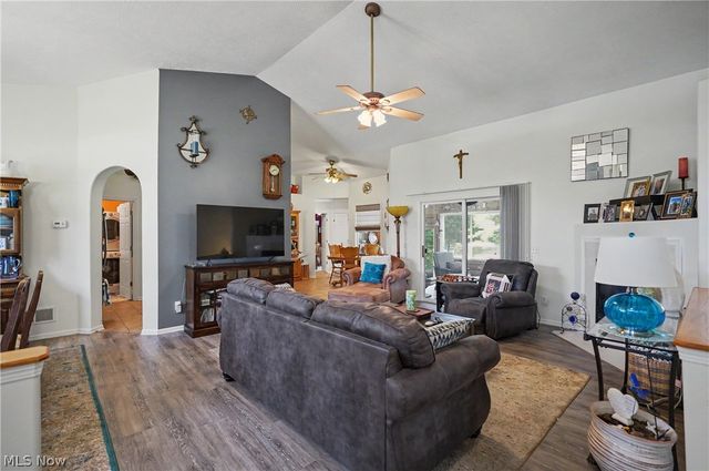 11547 Grand Valley Drive NW, Uniontown, OH 44685