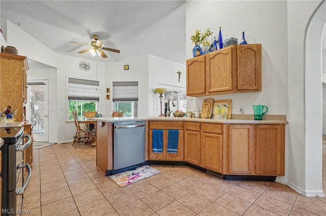 11547 Grand Valley Drive NW, Uniontown, OH 44685