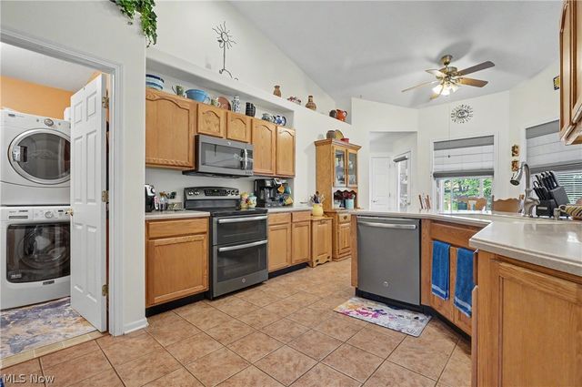 11547 Grand Valley Drive NW, Uniontown, OH 44685