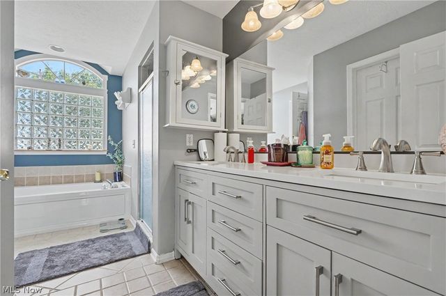 11547 Grand Valley Drive NW, Uniontown, OH 44685