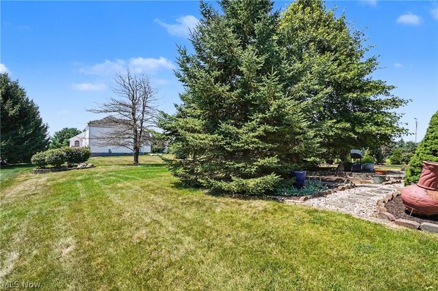 11547 Grand Valley Drive NW, Uniontown, OH 44685