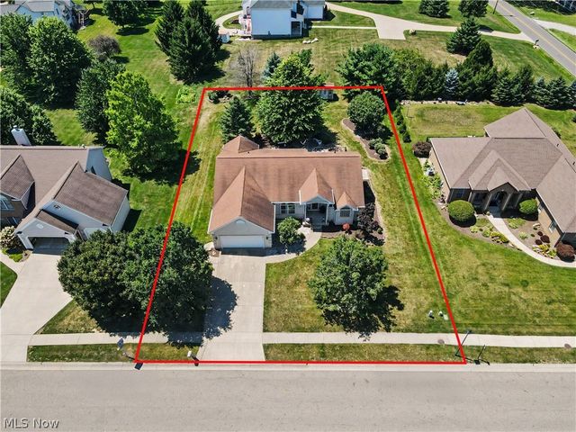 11547 Grand Valley Drive NW, Uniontown, OH 44685