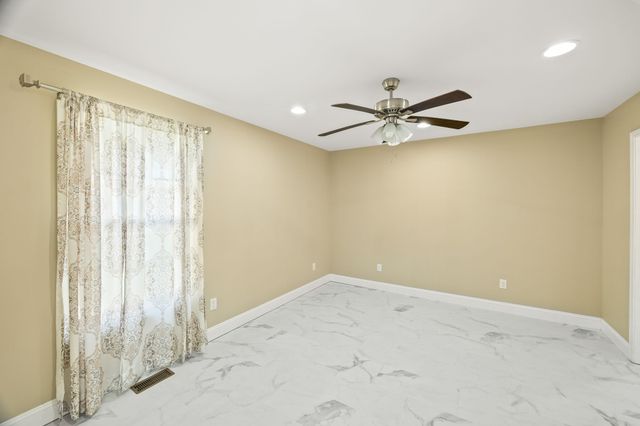 1805 Birdie Ct, Cookeville, TN 38506
