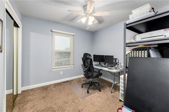 1128 N Mohican Court, Independence, MO 64056