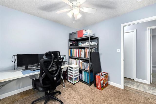 1128 N Mohican Court, Independence, MO 64056