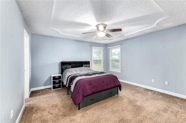 1128 N Mohican Court, Independence, MO 64056