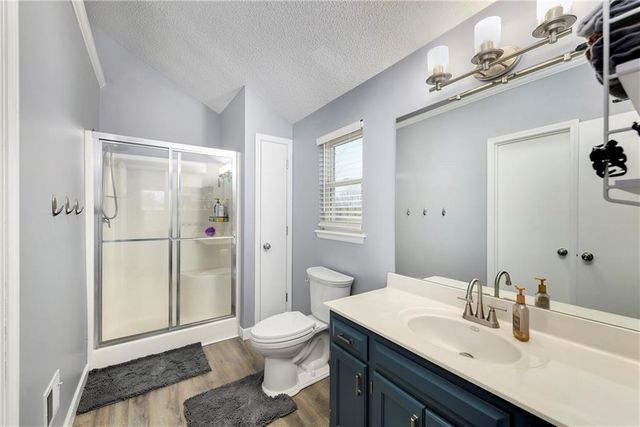 1128 N Mohican Court, Independence, MO 64056