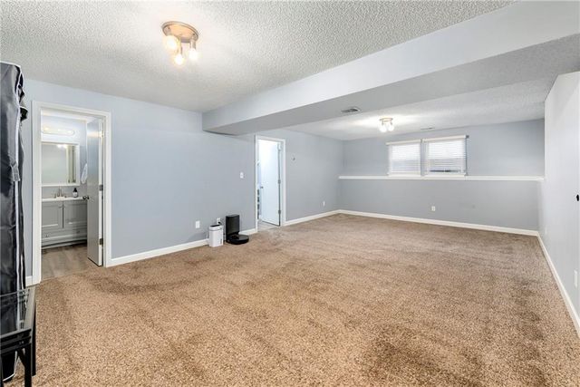 1128 N Mohican Court, Independence, MO 64056