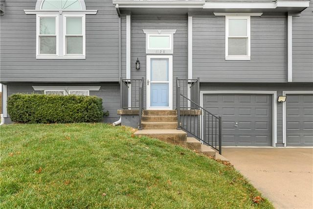 1128 N Mohican Court, Independence, MO 64056